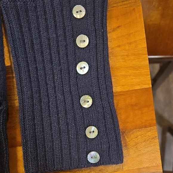Tweeds 100% Merino Wool Navy Cowl Neck Sweater - M - Mother of Pearl Detail - Picture 3 of 3
